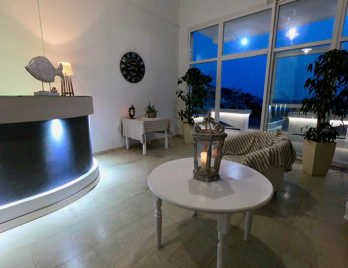 Vari Beach Hotel Luaran gambar