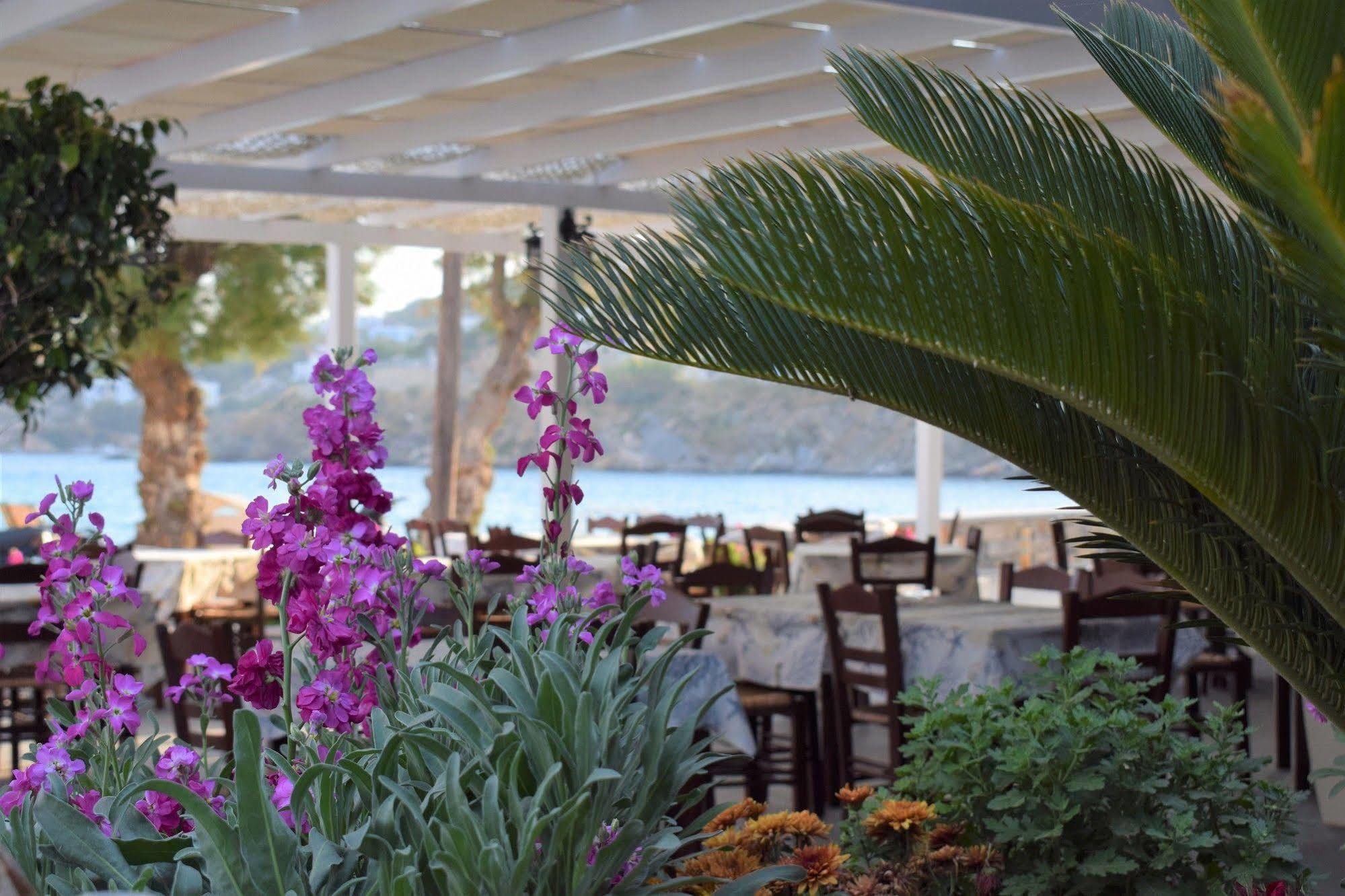Vari Beach Hotel Luaran gambar